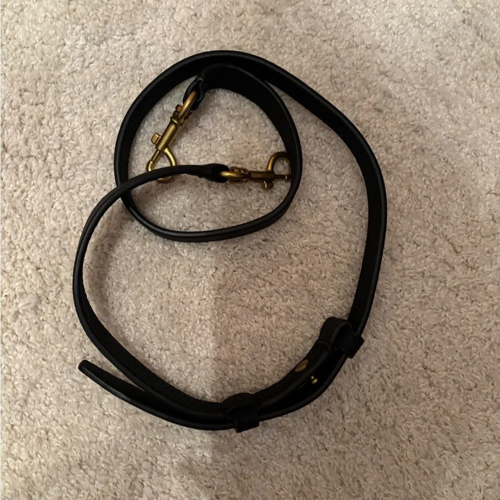 Tory Butch black purse. - Picture 9 of 11